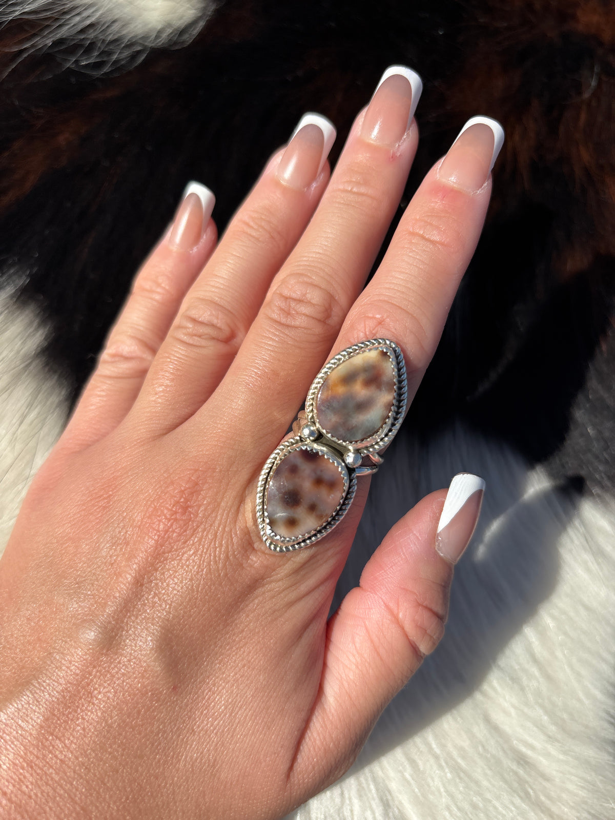 Native American, Hand-Made, Cowrie & Sterling Silver Ring