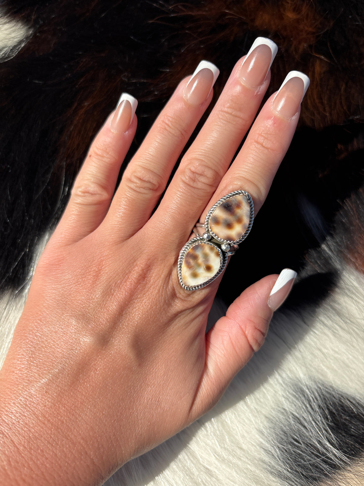 Native American, Hand-Made, Cowrie & Sterling Silver Ring