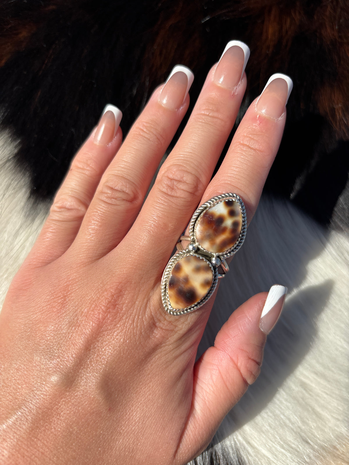 Native American, Hand-Made, Cowrie & Sterling Silver Ring