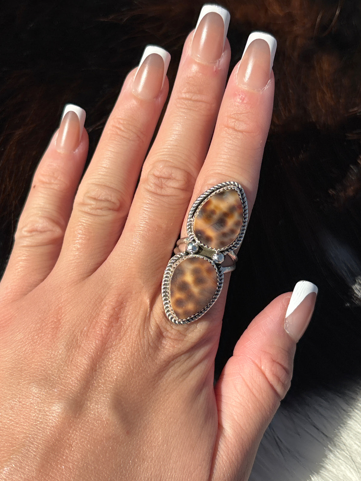 Native American, Hand-Made, Cowrie & Sterling Silver Ring