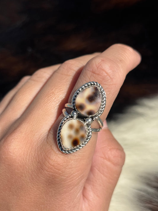 Native American, Hand-Made, Cowrie & Sterling Silver Ring
